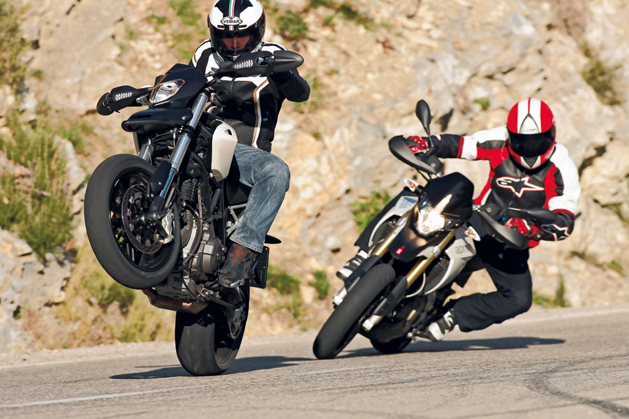  Motogalerija Aprilia dorsoduro vs. ducati hypermotard