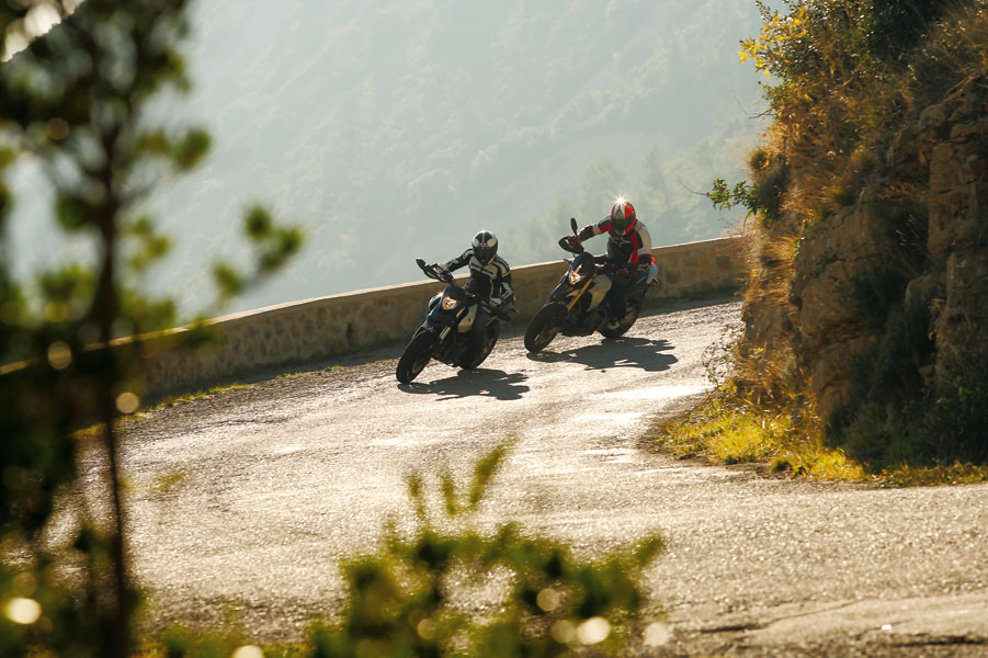  Motogalerija Aprilia dorsoduro vs. ducati hypermotard