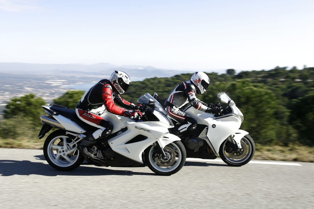  Motogalerija Honda VFR 800 vs. VFR 1200 F