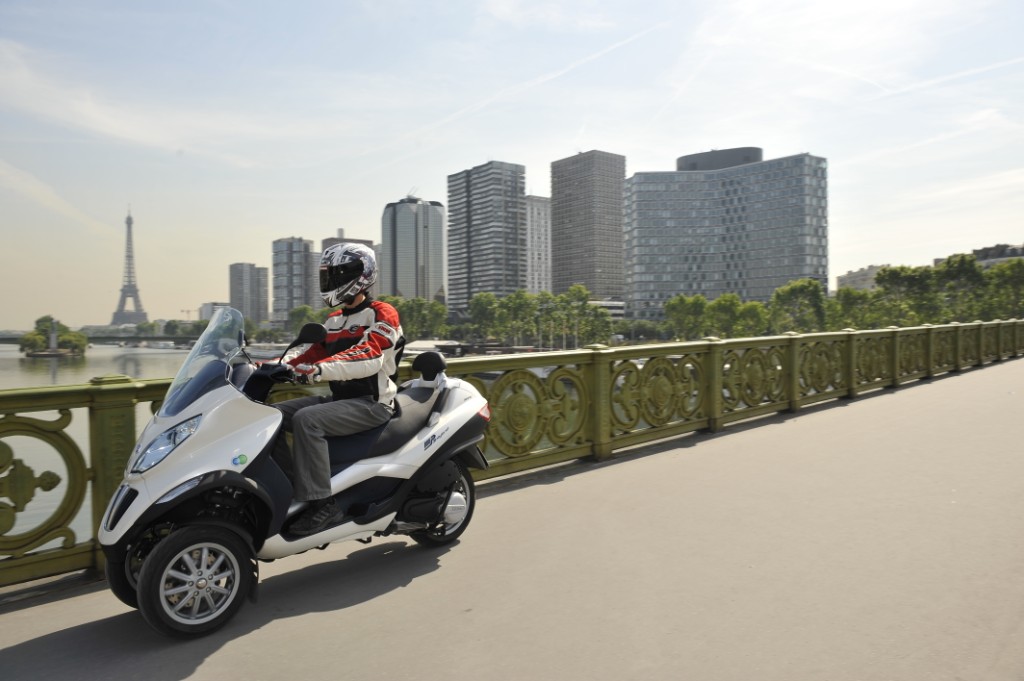  Motogalerija Piaggio MP3 Hybrid 300