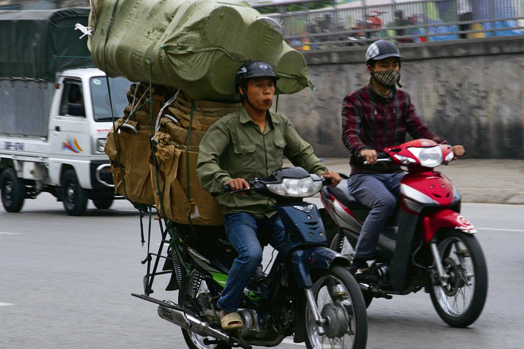  Motogalerija  Vijetnam na staroj Hondi