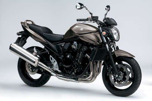 Naked model GSF 1250 za 2010. dotjeran je kao i manji model za ovu sezonu Naked model GSF 1250 za 2010. dotjeran je kao i manji model za ovu sezonu